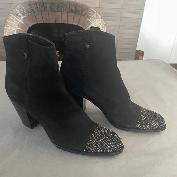 Stuart Weitzman Studgal Studded Cap Toe nubuck leather Ankle Boots 10M - Picture 8 of 12